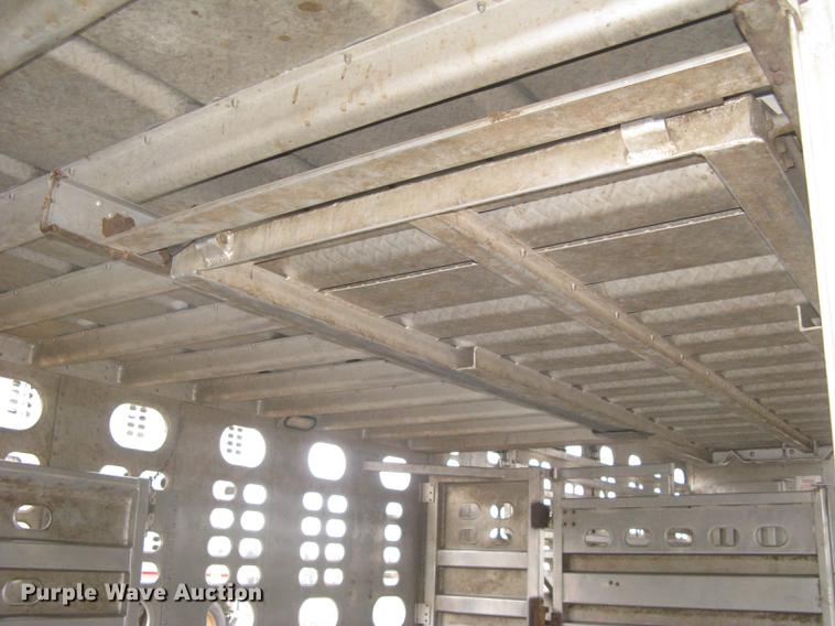 image for item DC1337 2011 Wilson Silver Star PSDCL-402 livestock trailer