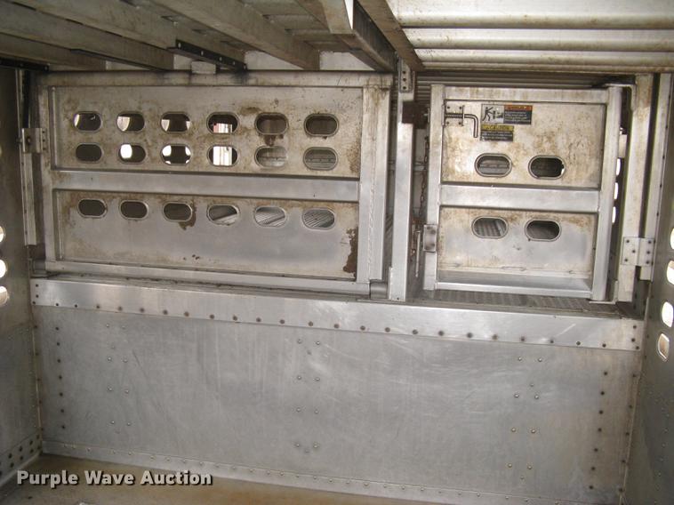 image for item DC1337 2011 Wilson Silver Star PSDCL-402 livestock trailer