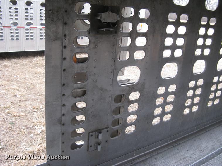 image for item DC1337 2011 Wilson Silver Star PSDCL-402 livestock trailer