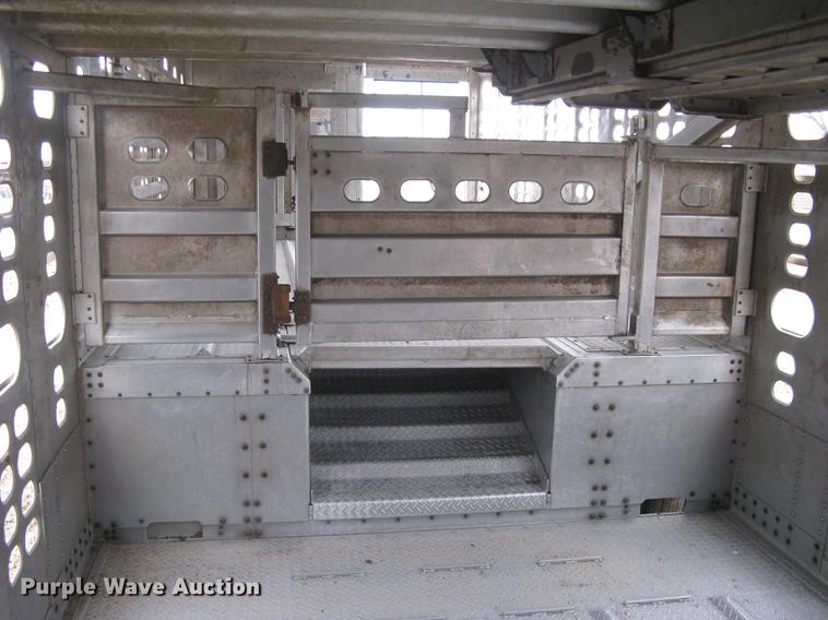 image for item DC1337 2011 Wilson Silver Star PSDCL-402 livestock trailer