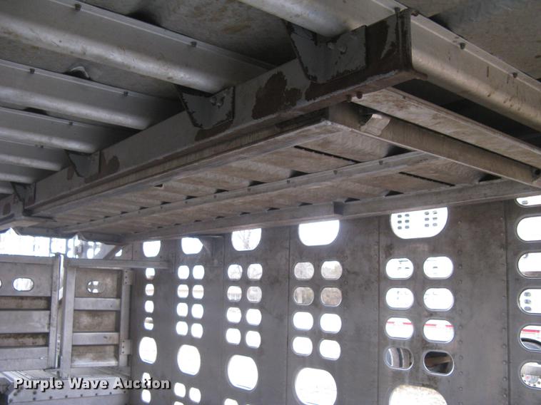 image for item DC1337 2011 Wilson Silver Star PSDCL-402 livestock trailer