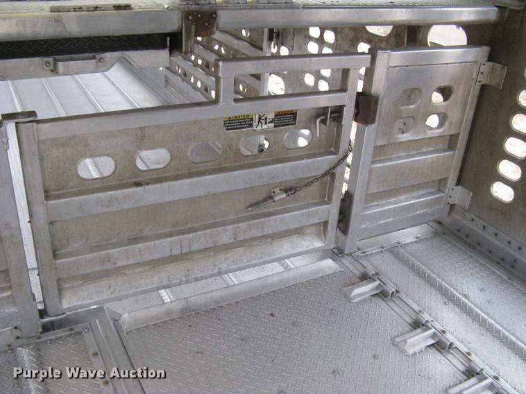 image for item DC1337 2011 Wilson Silver Star PSDCL-402 livestock trailer