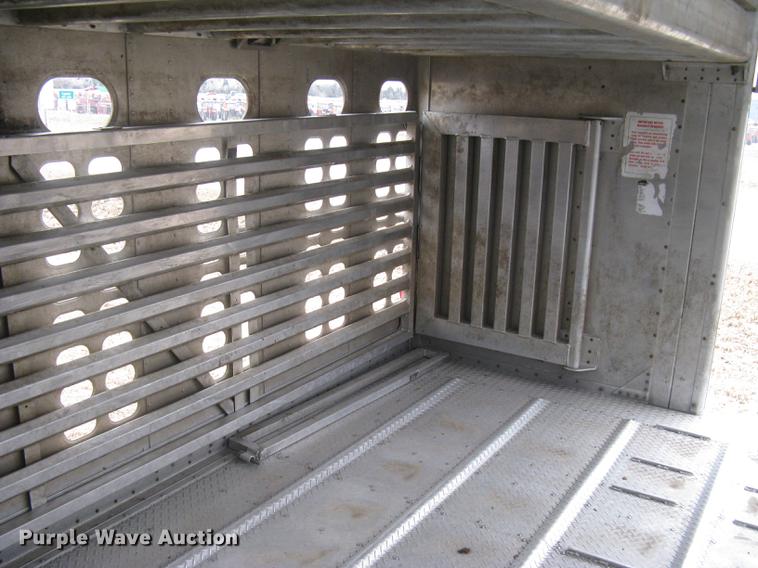 image for item DC1337 2011 Wilson Silver Star PSDCL-402 livestock trailer