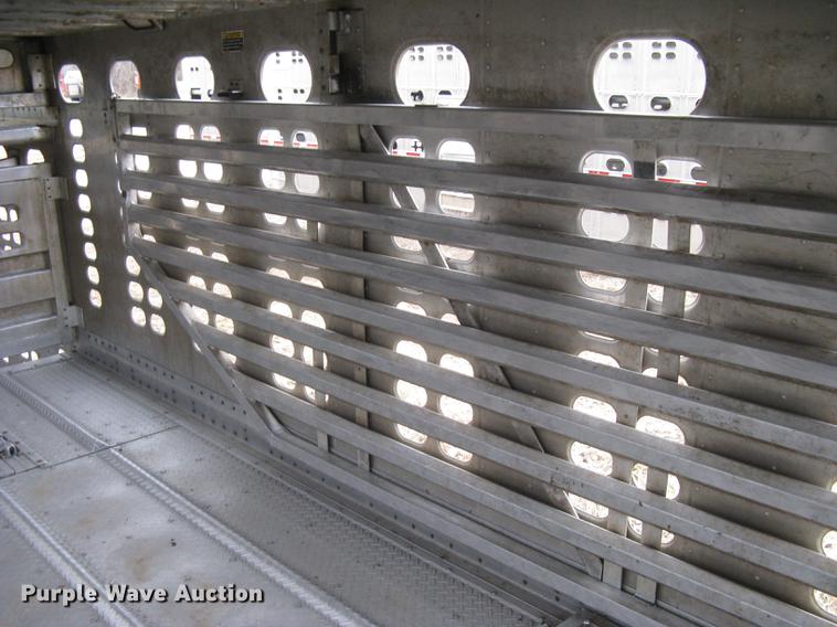 image for item DC1337 2011 Wilson Silver Star PSDCL-402 livestock trailer