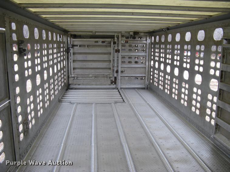 image for item DC1337 2011 Wilson Silver Star PSDCL-402 livestock trailer