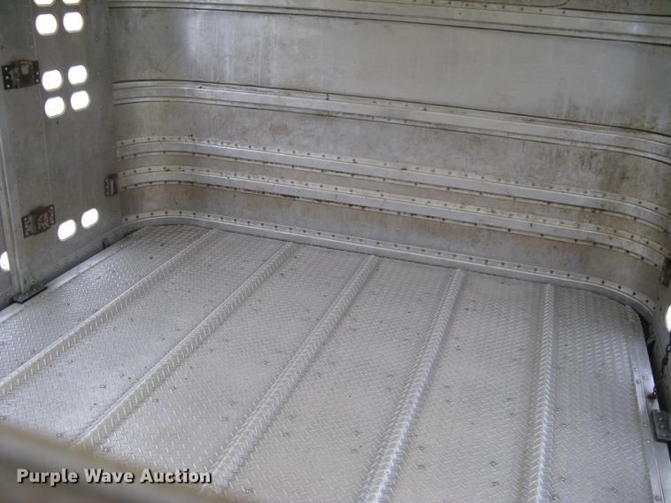 image for item DC1337 2011 Wilson Silver Star PSDCL-402 livestock trailer