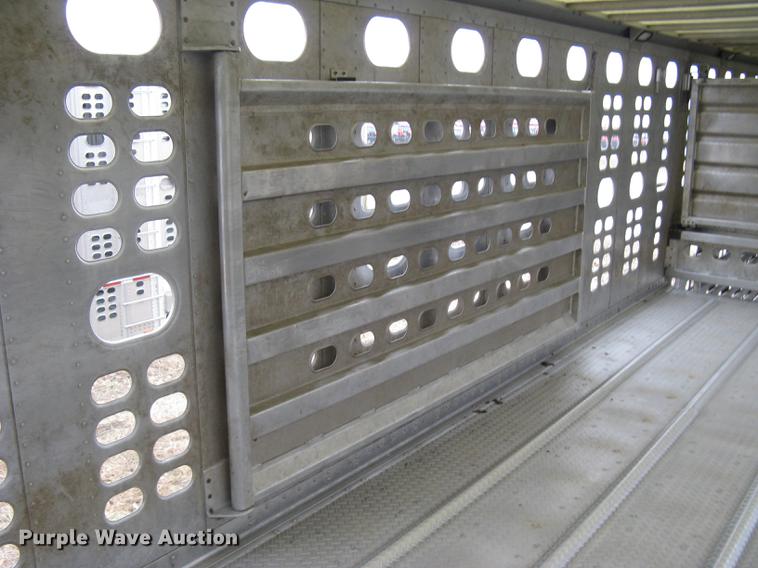 image for item DC1337 2011 Wilson Silver Star PSDCL-402 livestock trailer