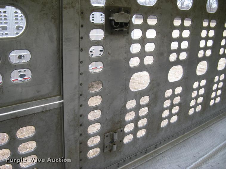 image for item DC1337 2011 Wilson Silver Star PSDCL-402 livestock trailer
