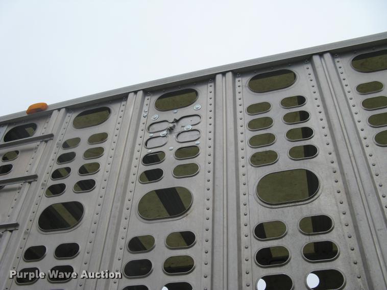 image for item DC1337 2011 Wilson Silver Star PSDCL-402 livestock trailer