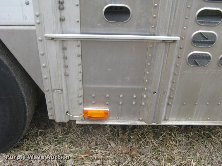 image for item DC1337 2011 Wilson Silver Star PSDCL-402 livestock trailer