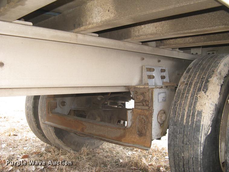 image for item DC1338 2011 Wilson Silver Star PSDCL-402 livestock trailer