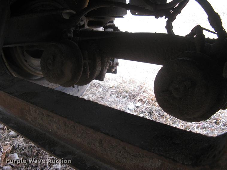 image for item DC1338 2011 Wilson Silver Star PSDCL-402 livestock trailer