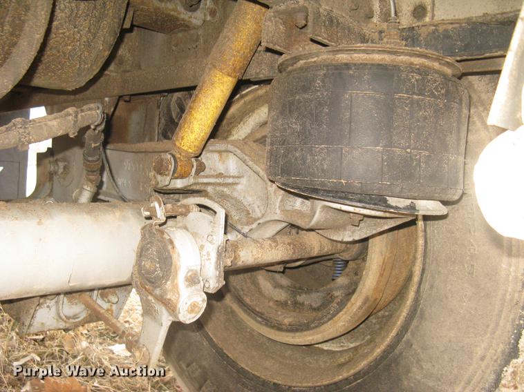 image for item DC1338 2011 Wilson Silver Star PSDCL-402 livestock trailer