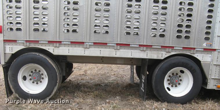 image for item DC1338 2011 Wilson Silver Star PSDCL-402 livestock trailer