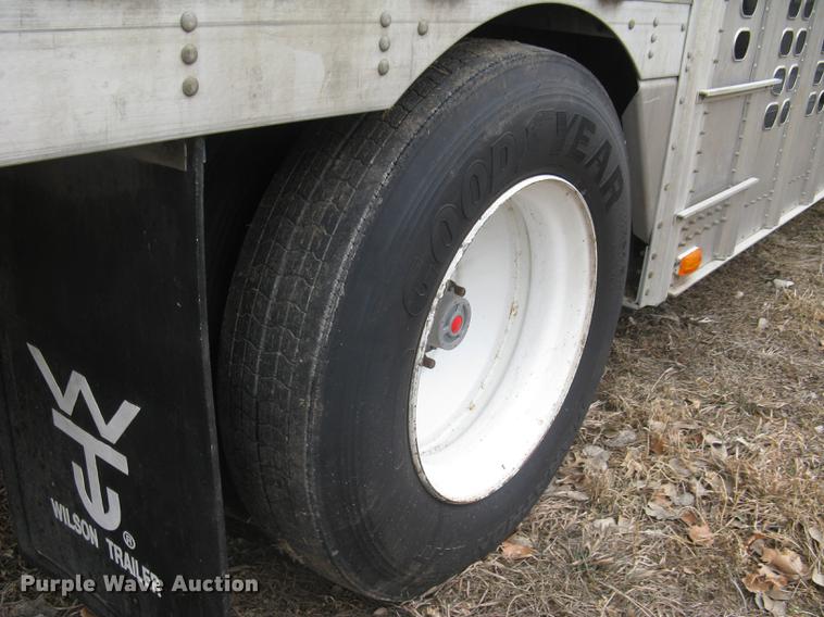 image for item DC1338 2011 Wilson Silver Star PSDCL-402 livestock trailer
