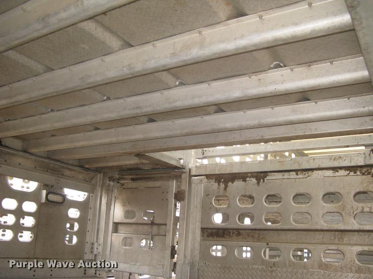 image for item DC1338 2011 Wilson Silver Star PSDCL-402 livestock trailer
