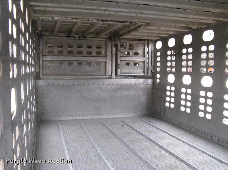 image for item DC1338 2011 Wilson Silver Star PSDCL-402 livestock trailer