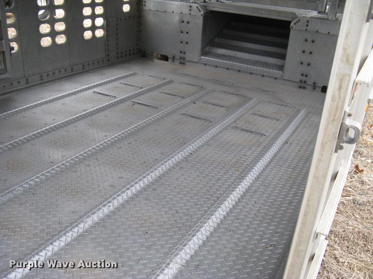 image for item DC1338 2011 Wilson Silver Star PSDCL-402 livestock trailer