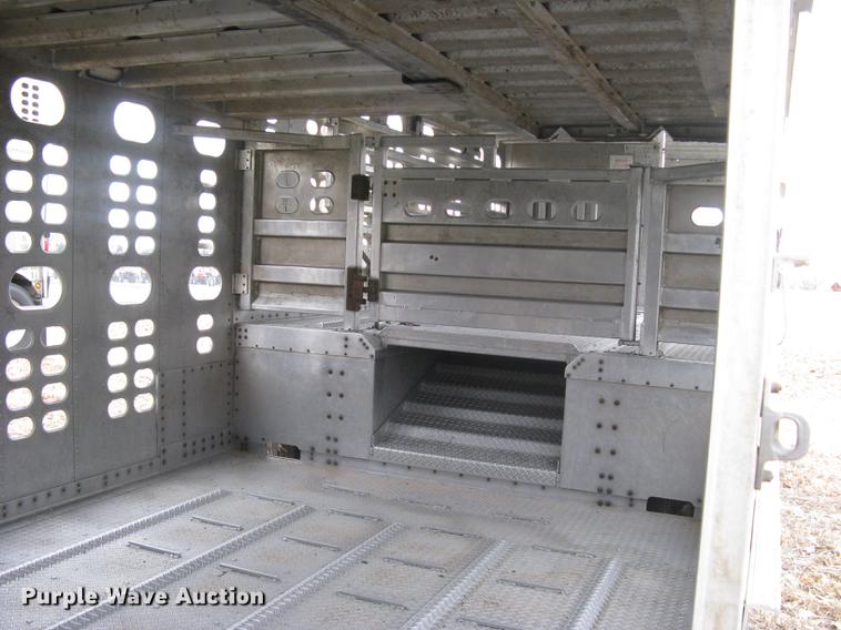 image for item DC1338 2011 Wilson Silver Star PSDCL-402 livestock trailer