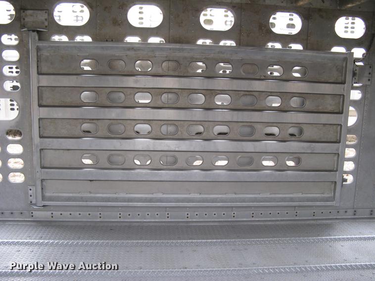 image for item DC1338 2011 Wilson Silver Star PSDCL-402 livestock trailer