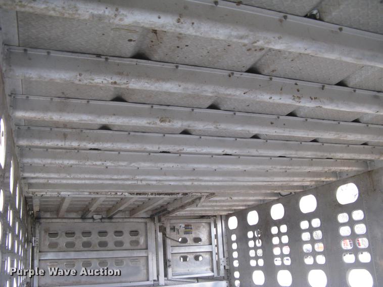 image for item DC1338 2011 Wilson Silver Star PSDCL-402 livestock trailer