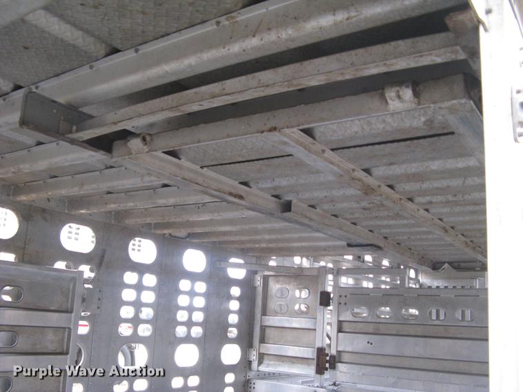 image for item DC1338 2011 Wilson Silver Star PSDCL-402 livestock trailer