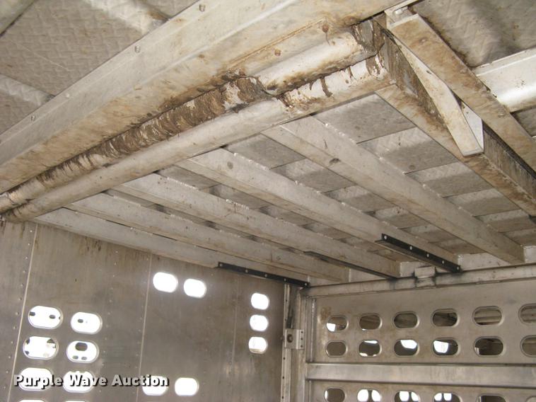 image for item DC1338 2011 Wilson Silver Star PSDCL-402 livestock trailer