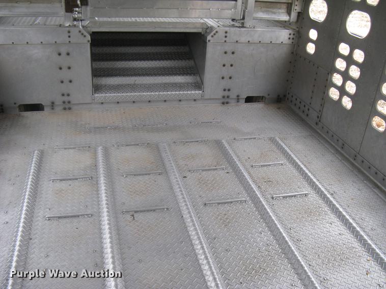 image for item DC1338 2011 Wilson Silver Star PSDCL-402 livestock trailer