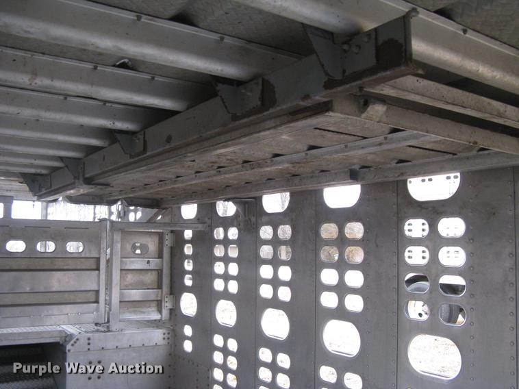 image for item DC1338 2011 Wilson Silver Star PSDCL-402 livestock trailer
