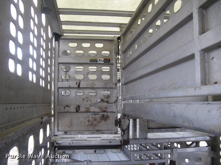 image for item DC1338 2011 Wilson Silver Star PSDCL-402 livestock trailer