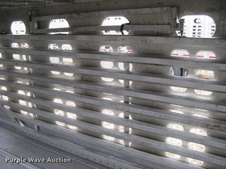 image for item DC1338 2011 Wilson Silver Star PSDCL-402 livestock trailer