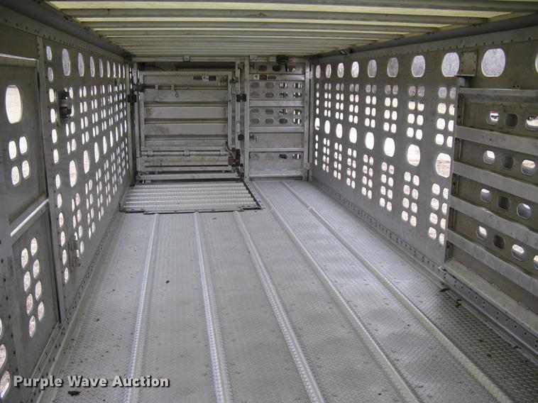 image for item DC1338 2011 Wilson Silver Star PSDCL-402 livestock trailer