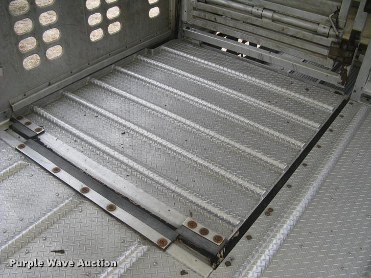 image for item DC1338 2011 Wilson Silver Star PSDCL-402 livestock trailer