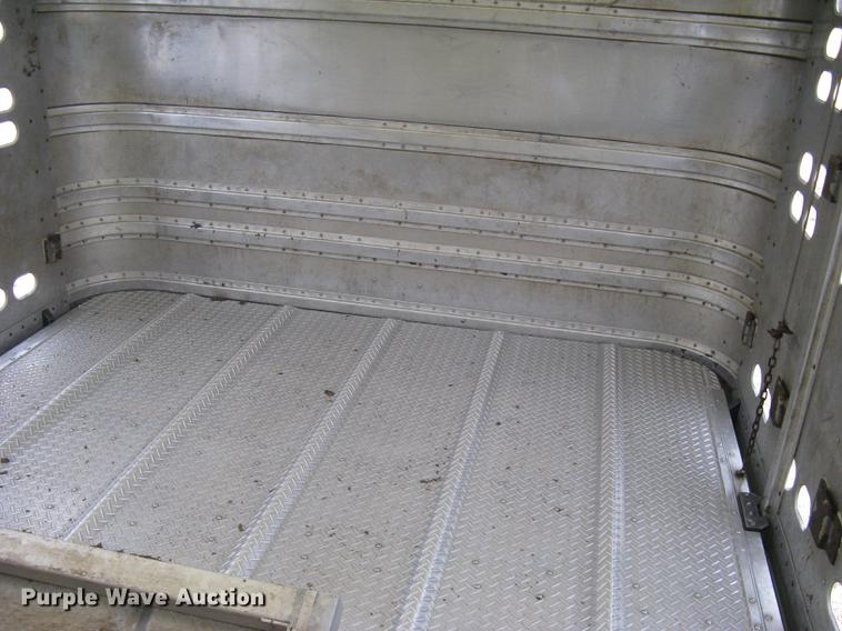 image for item DC1338 2011 Wilson Silver Star PSDCL-402 livestock trailer