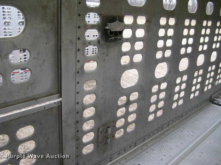 image for item DC1338 2011 Wilson Silver Star PSDCL-402 livestock trailer