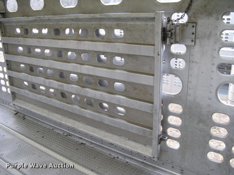 image for item DC1338 2011 Wilson Silver Star PSDCL-402 livestock trailer