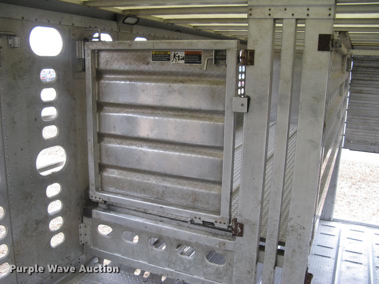 image for item DC1338 2011 Wilson Silver Star PSDCL-402 livestock trailer