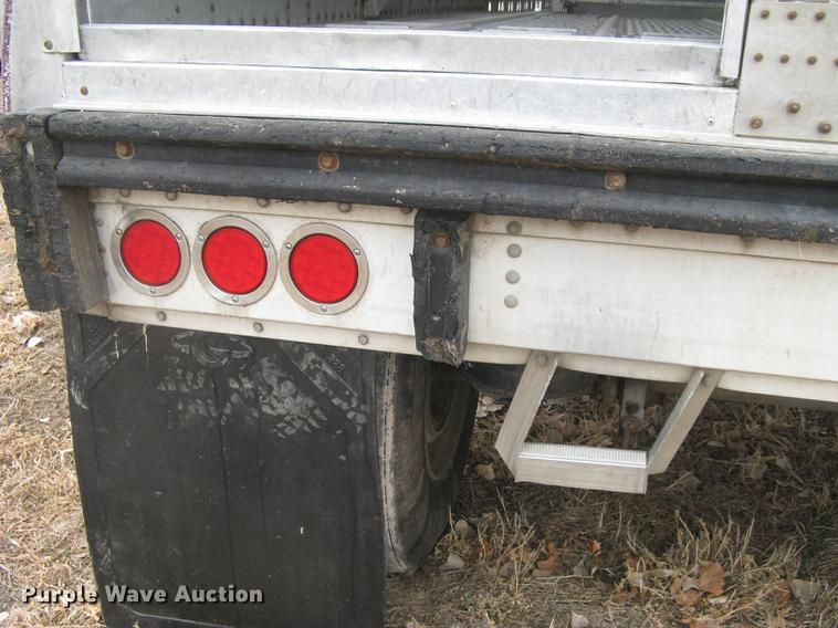image for item DC1338 2011 Wilson Silver Star PSDCL-402 livestock trailer