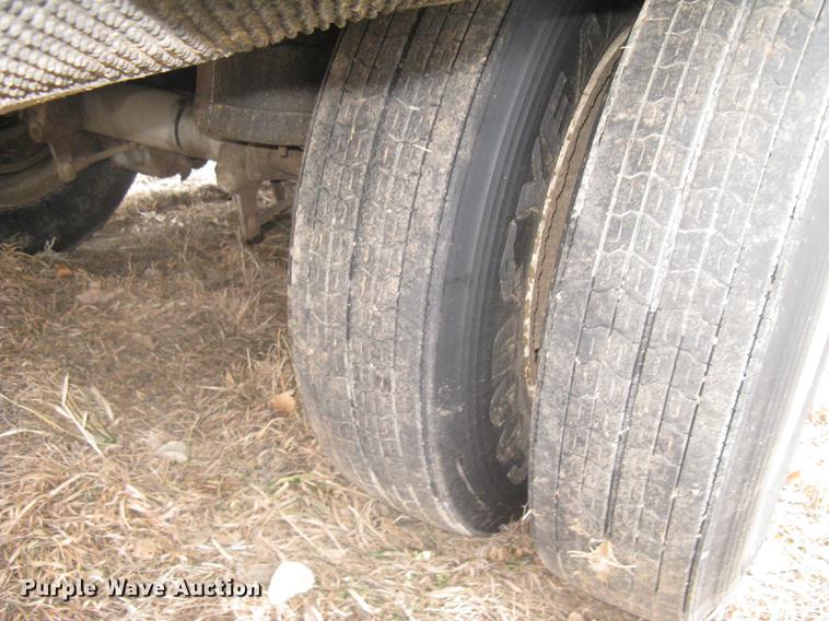 image for item DC1338 2011 Wilson Silver Star PSDCL-402 livestock trailer