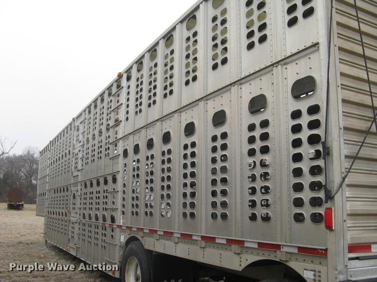 image for item DC1339 2010 Wilson Silver Star PSDCL-402 livestock trailer