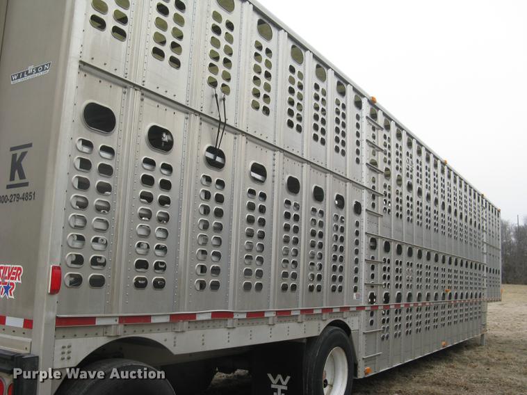 image for item DC1339 2010 Wilson Silver Star PSDCL-402 livestock trailer