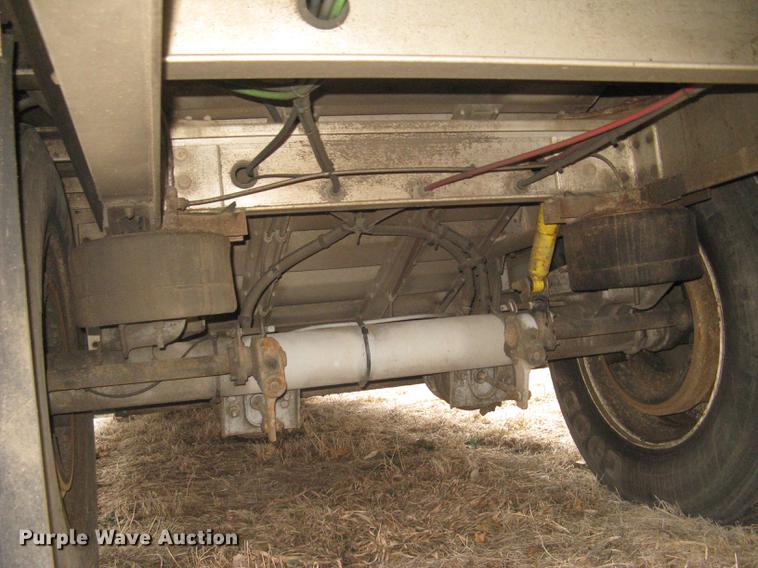 image for item DC1339 2010 Wilson Silver Star PSDCL-402 livestock trailer