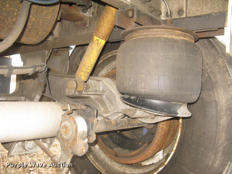 image for item DC1339 2010 Wilson Silver Star PSDCL-402 livestock trailer