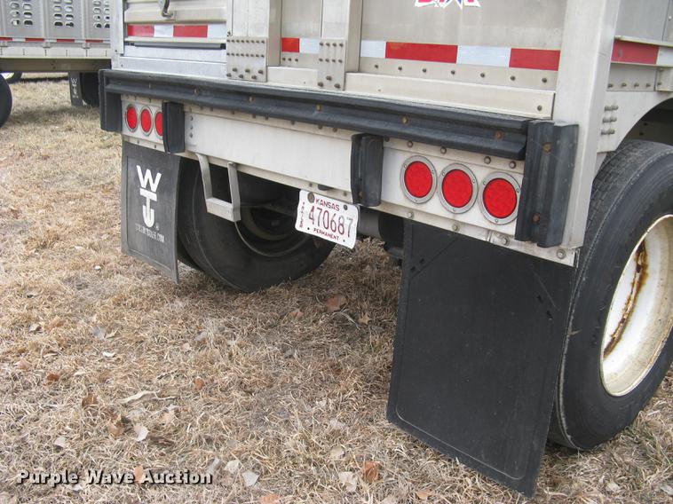 image for item DC1339 2010 Wilson Silver Star PSDCL-402 livestock trailer