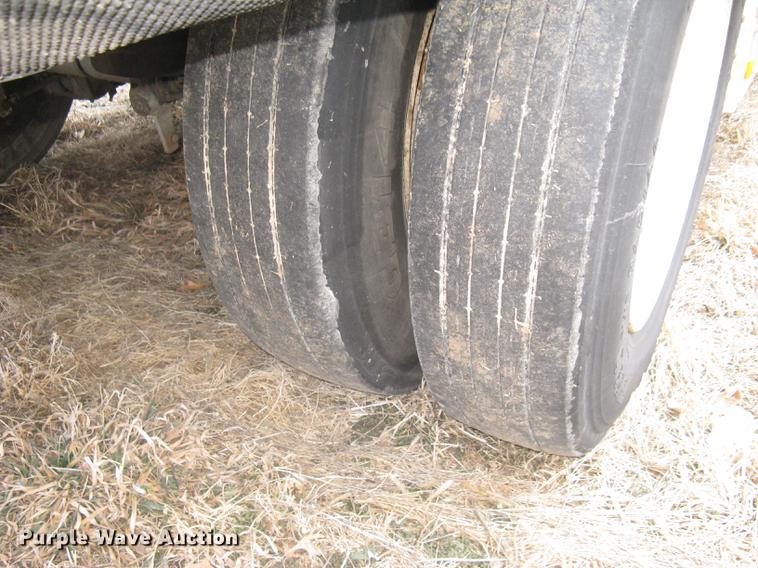 image for item DC1339 2010 Wilson Silver Star PSDCL-402 livestock trailer