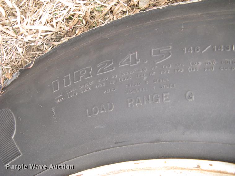 image for item DC1339 2010 Wilson Silver Star PSDCL-402 livestock trailer