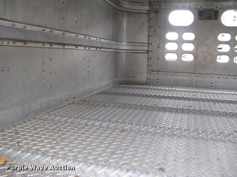 image for item DC1339 2010 Wilson Silver Star PSDCL-402 livestock trailer