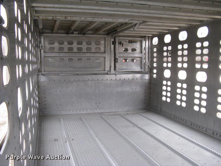 image for item DC1339 2010 Wilson Silver Star PSDCL-402 livestock trailer