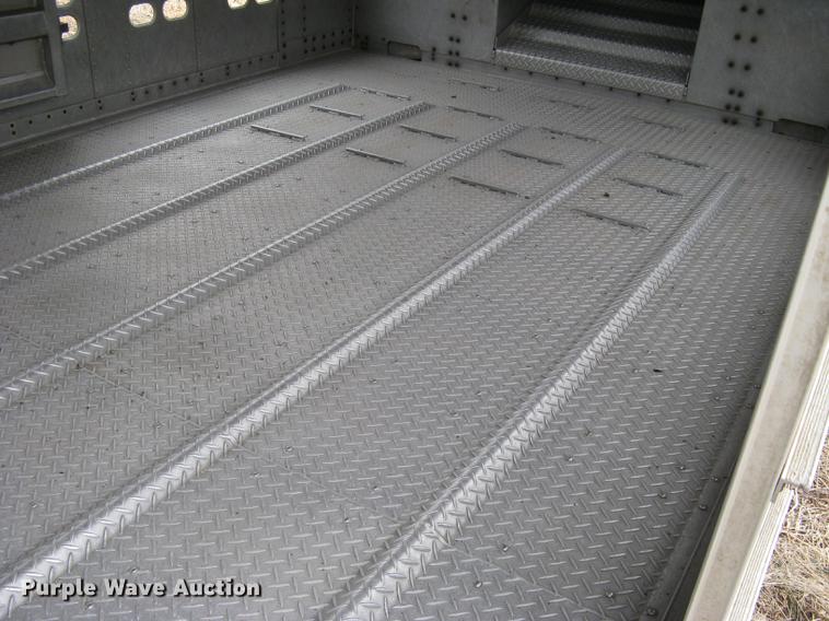 image for item DC1339 2010 Wilson Silver Star PSDCL-402 livestock trailer