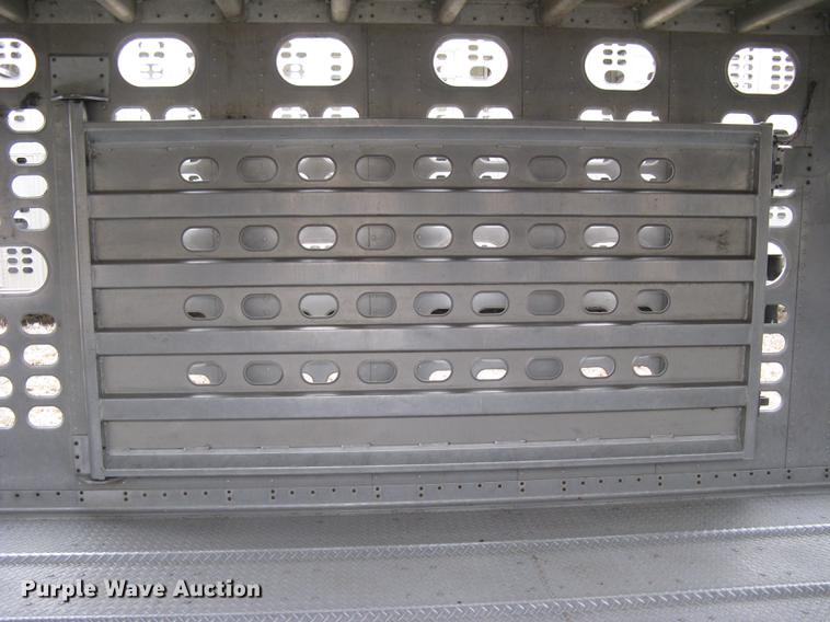 image for item DC1339 2010 Wilson Silver Star PSDCL-402 livestock trailer